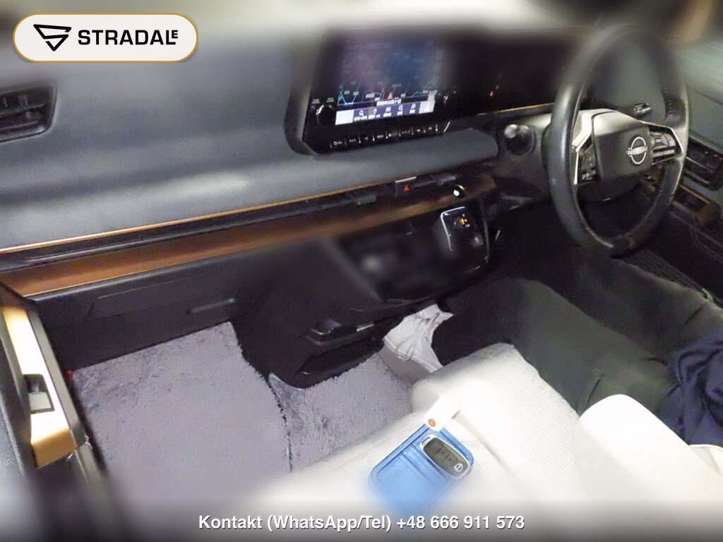 NISSAN SAKURA G, miniaturka 4