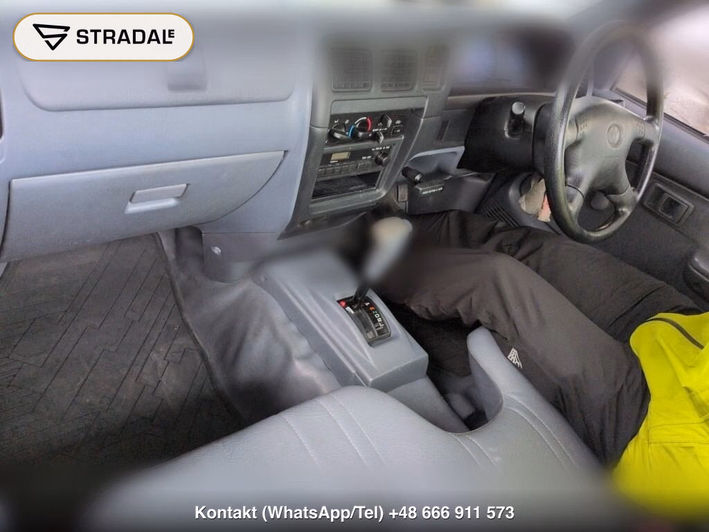 TOYOTA HILUX 2D DX, miniaturka 4