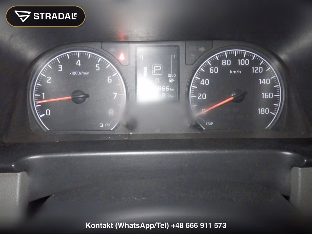 NISSAN NV350CARAVAN VAN 4D, miniaturka 4