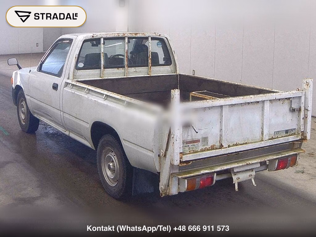 TOYOTA HILUX DX, miniaturka 3