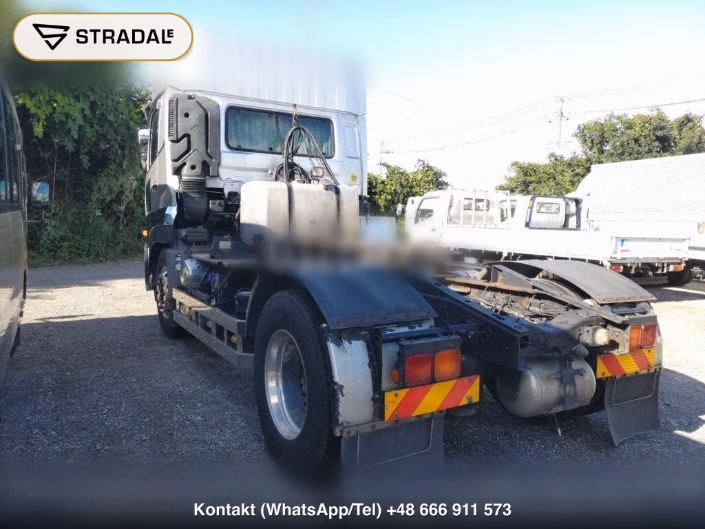 UD TRUCKS QUON TRACTOR, miniaturka 3
