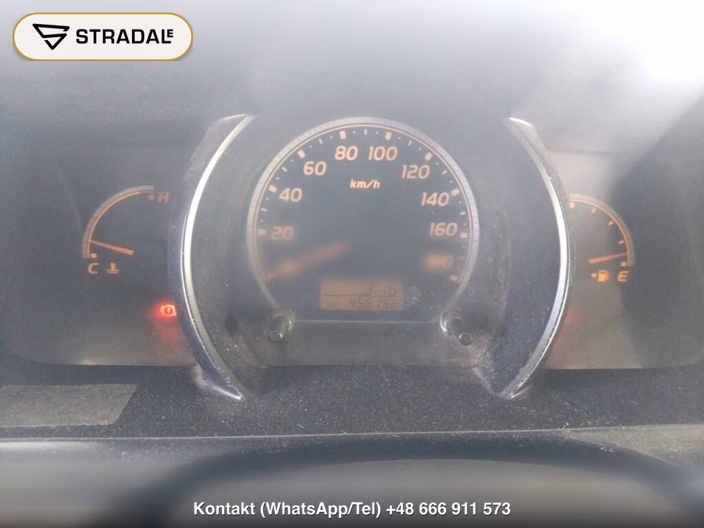 TOYOTA HIACE VAN 4D DX, miniaturka 4