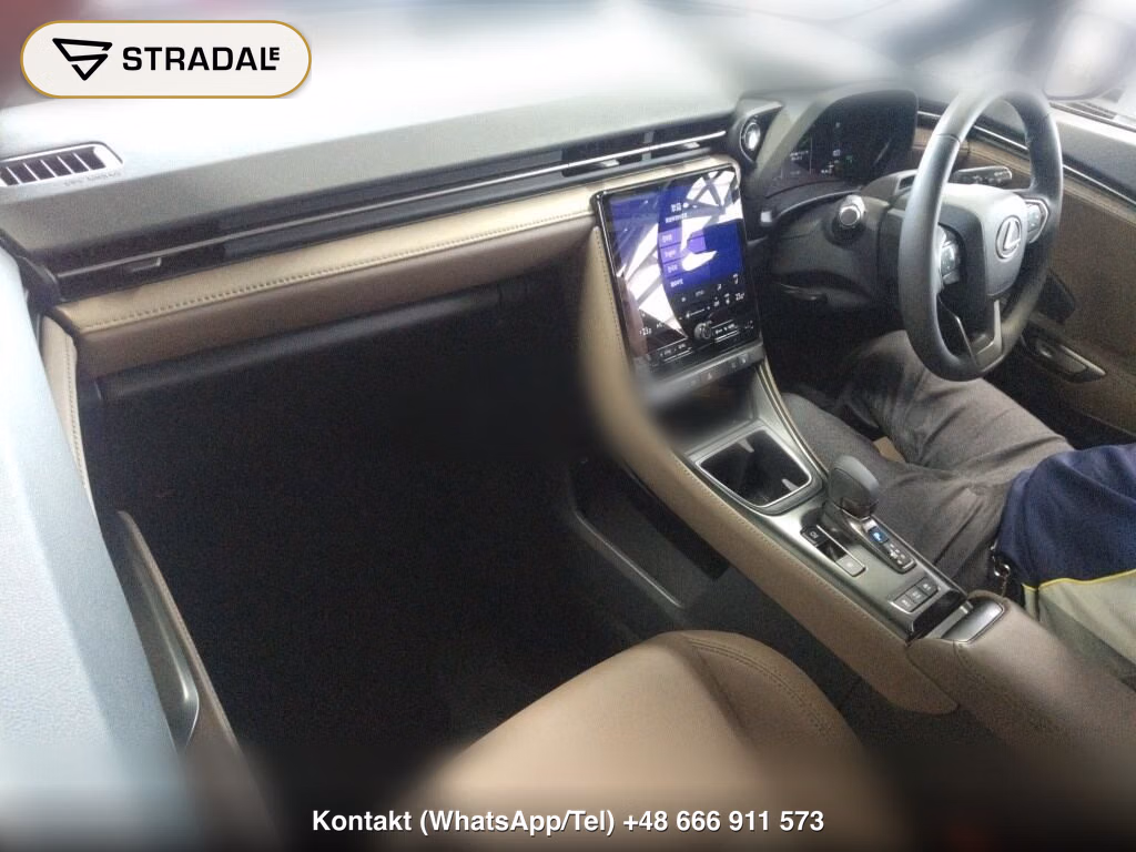 LEXUS LBX ELEGANT, miniaturka 4