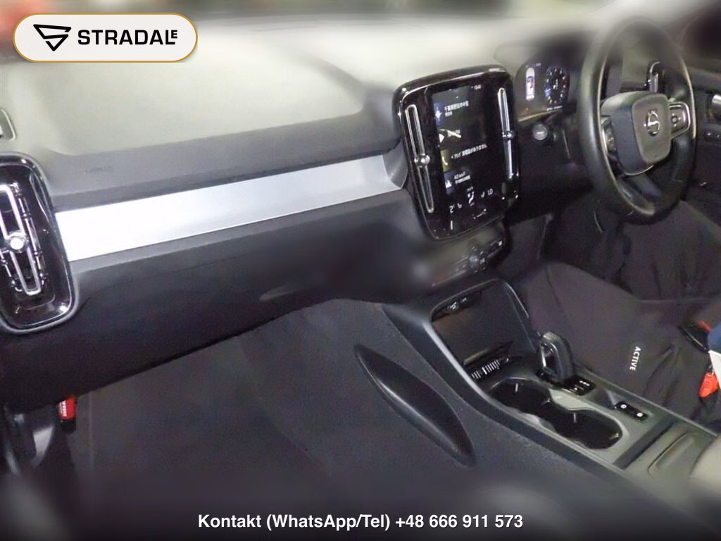 VOLVO XC40 T4 MOMENTUM, miniaturka 4