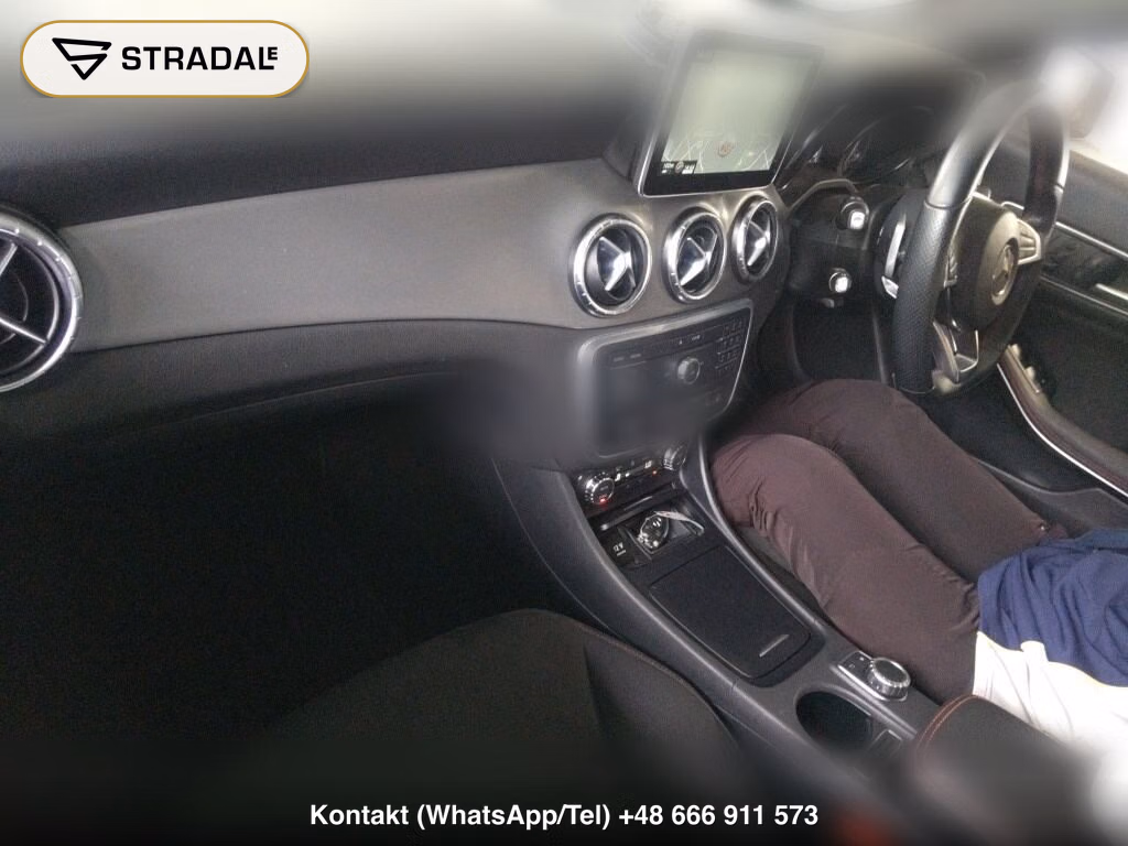 MERCEDES BENZ CLA-CLASS CLA180 EDITION BLACK, miniaturka 4