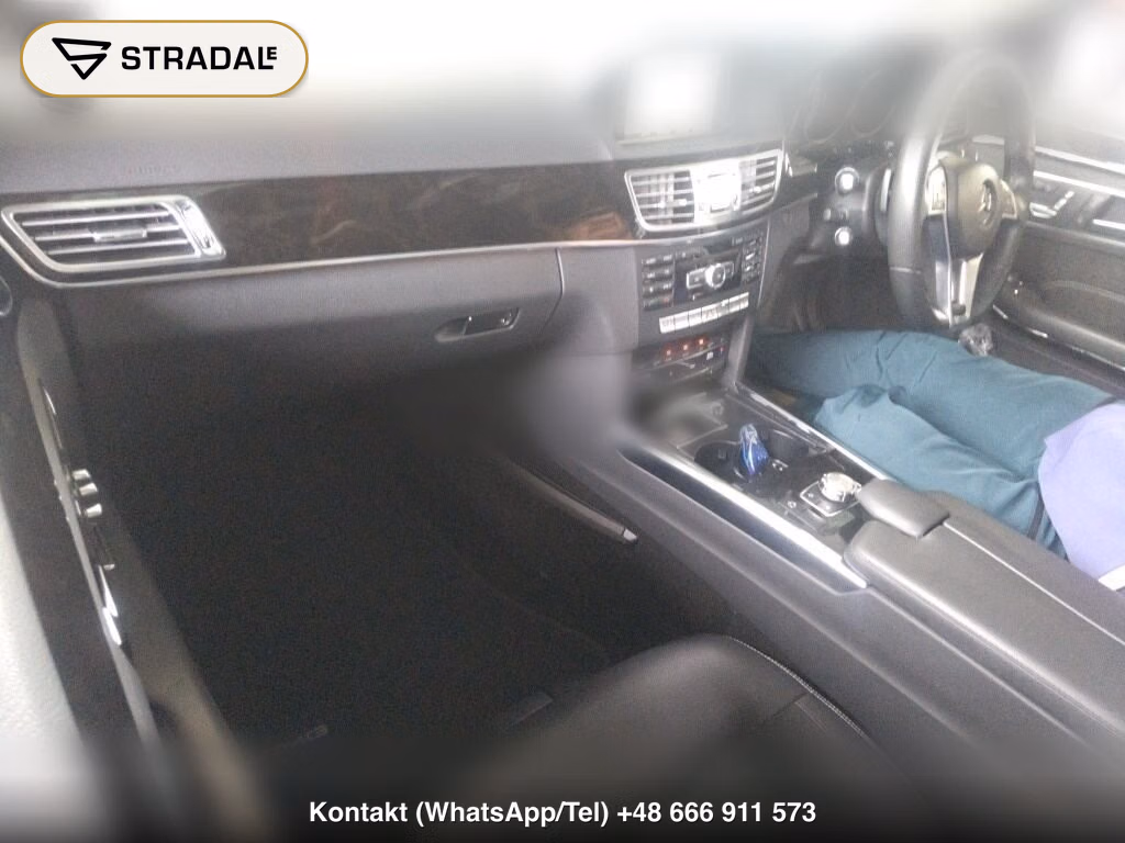 MERCEDES BENZ E-CLASS 4D E250 AVANTGARDE, miniaturka 4
