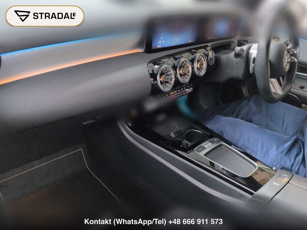 MERCEDES BENZ A-CLASS A200D AMG LINE, miniaturka 4