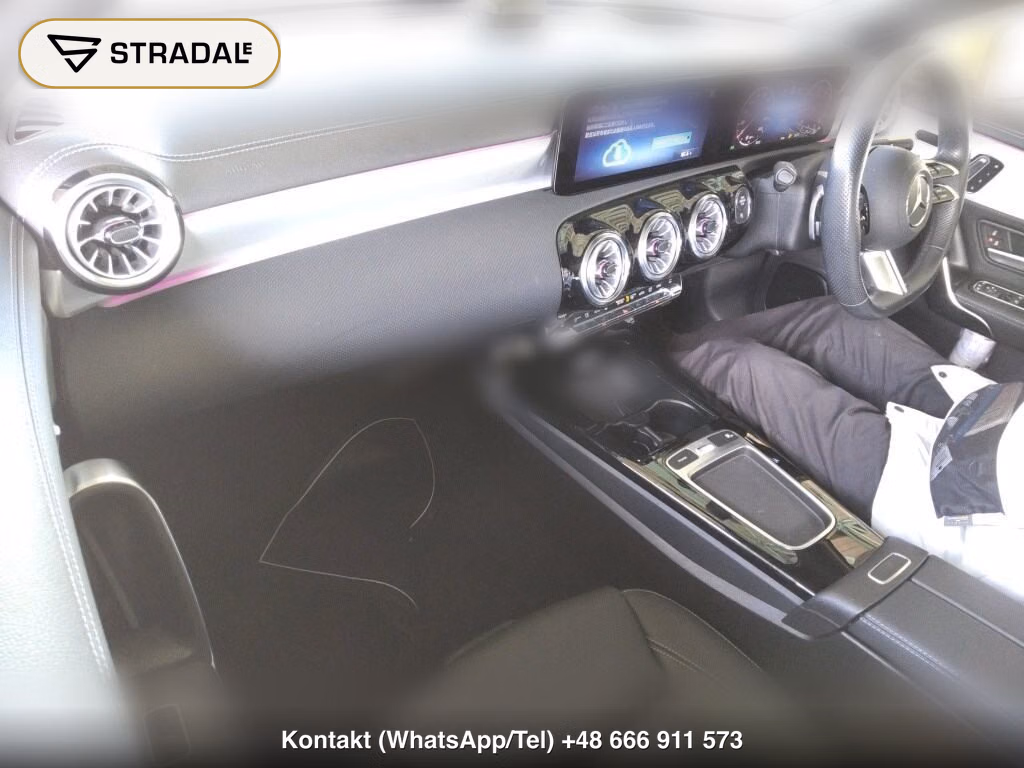 MERCEDES BENZ A-CLASS A200D AMG LINE, miniaturka 4