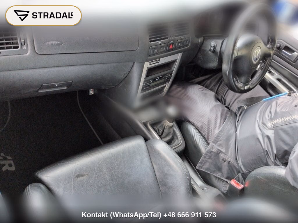 VOLKSWAGEN GOLF 3D 4WD R32, miniaturka 3