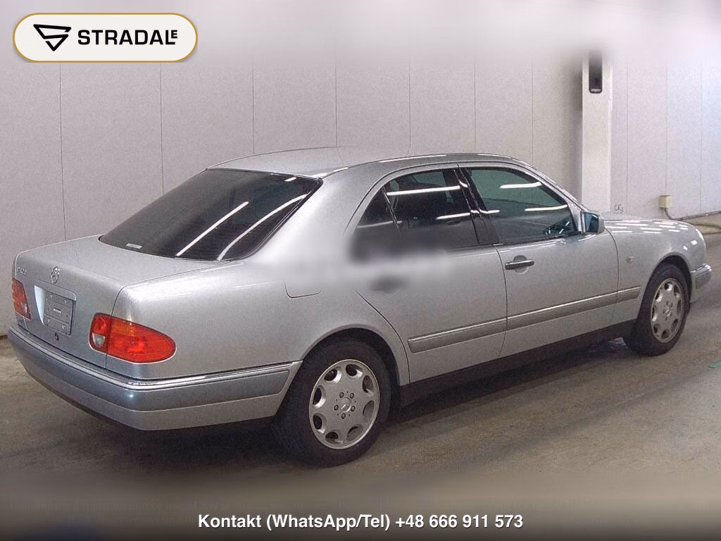 MERCEDES BENZ E-CLASS 4D E320, miniaturka 6