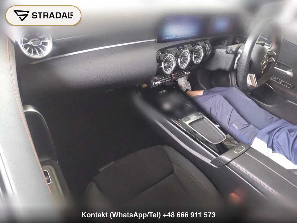 MERCEDES BENZ CLA-CLASS CLA200D AMG LINE PACKAGE, miniaturka 4