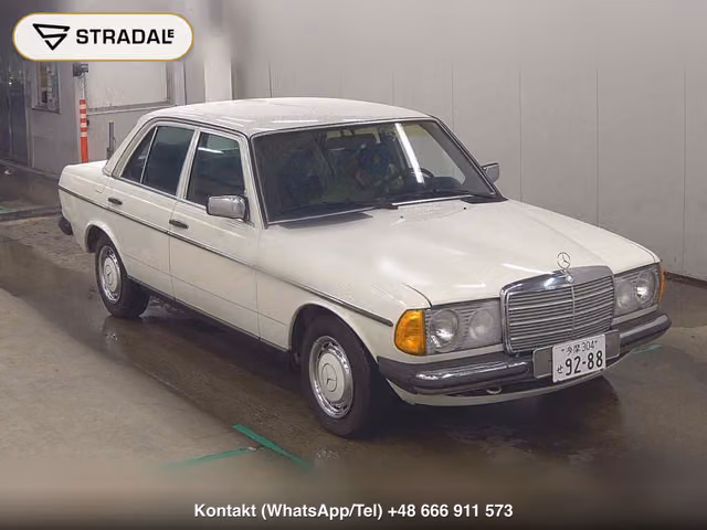 MERCEDES BENZ MEDIUM CLASS 4D 230 1979, samochód z aukcji Japonii