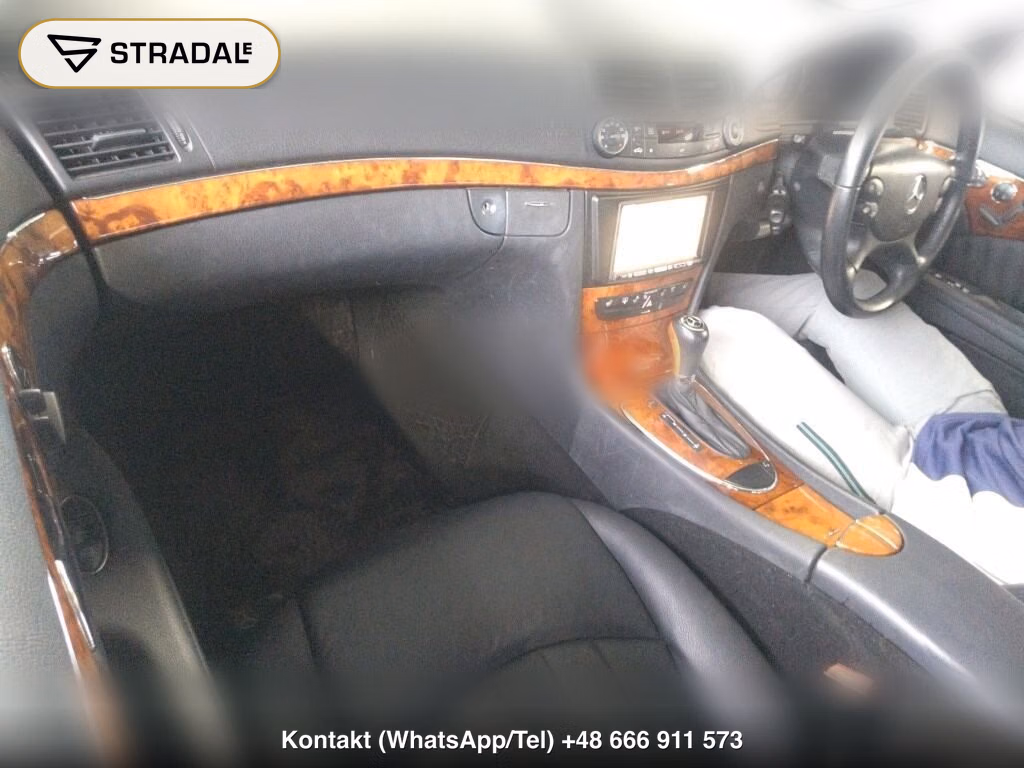 MERCEDES BENZ E-CLASS 4D E300, miniaturka 4