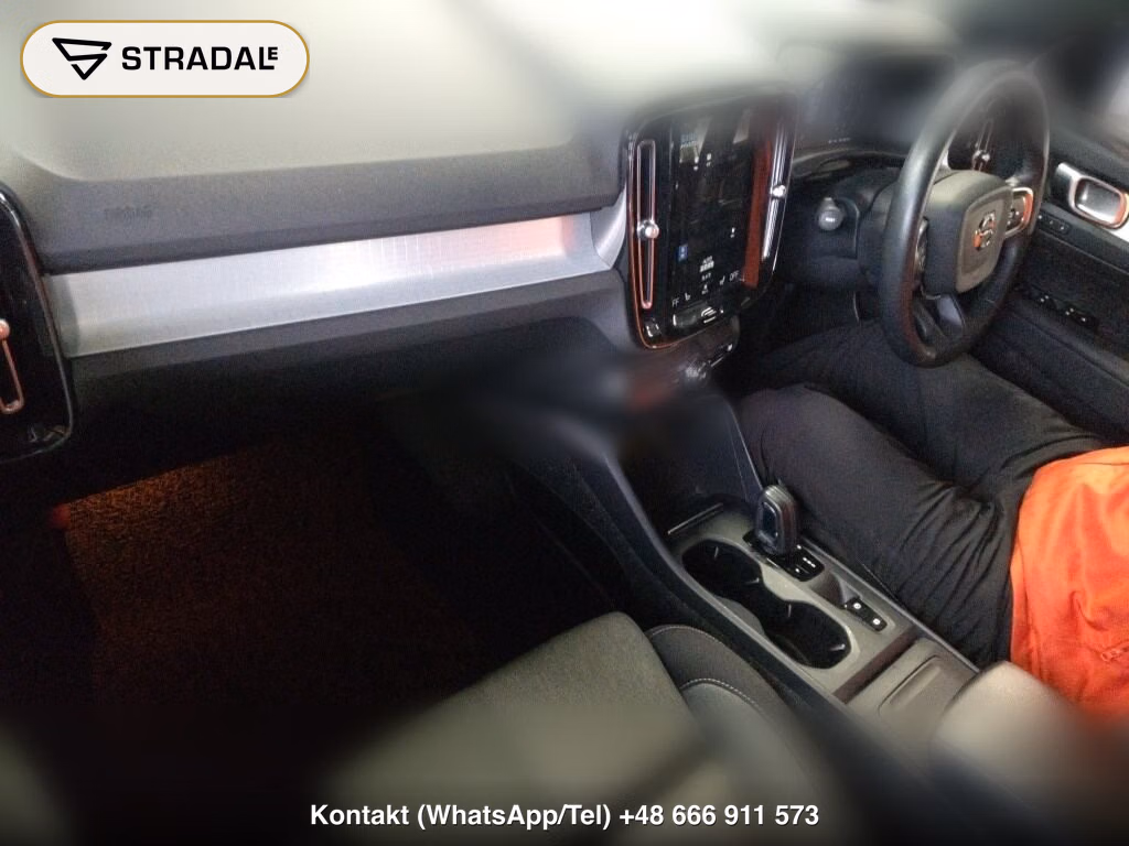 VOLVO XC40 4WD B4 AWD MOMENTUM, miniaturka 4