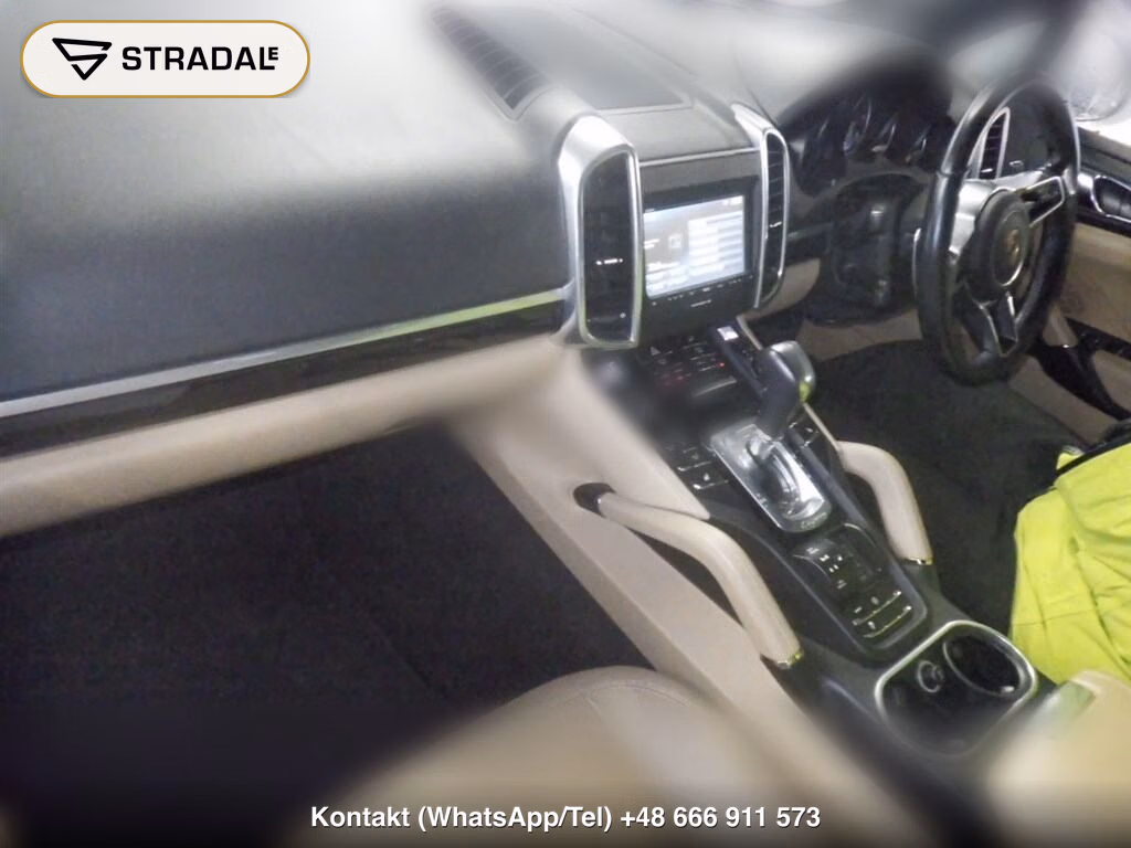 PORSCHE CAYENNE 4WD BASE GRADE, miniaturka 4