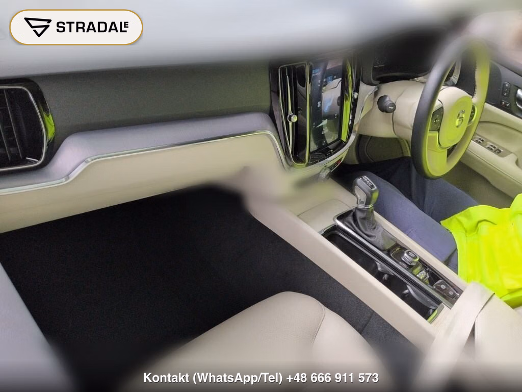 VOLVO V60 T5 MOMENTUM, miniaturka 4