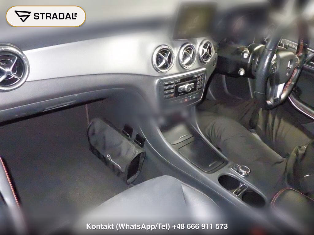 MERCEDES BENZ CLA-CLASS CLA180 AMG LINE, miniaturka 4