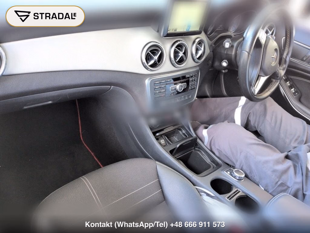 MERCEDES BENZ GLA-CLASS GLA180, miniaturka 4