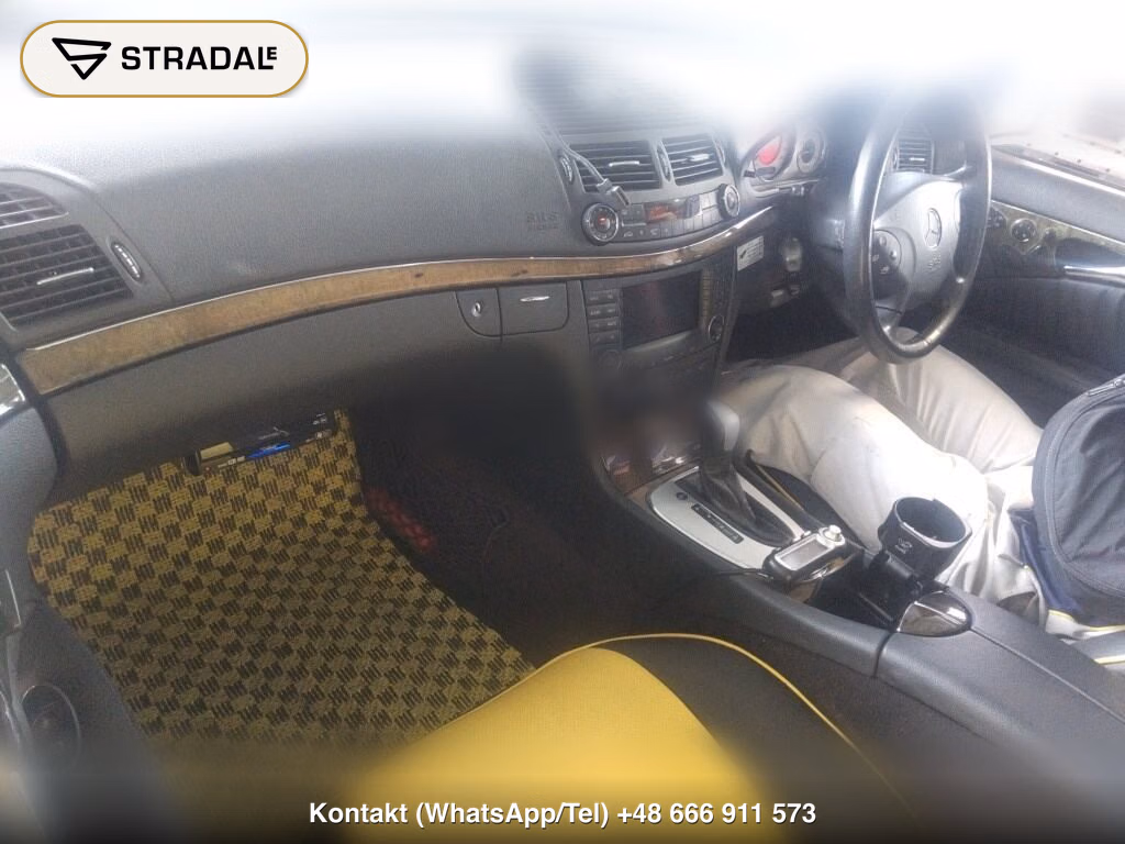 MERCEDES BENZ E-CLASS 4D E320 AVANTGARDE, miniaturka 4