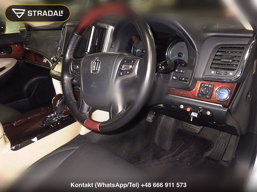 TOYOTA CROWN MAJESTA 4D, miniaturka 4