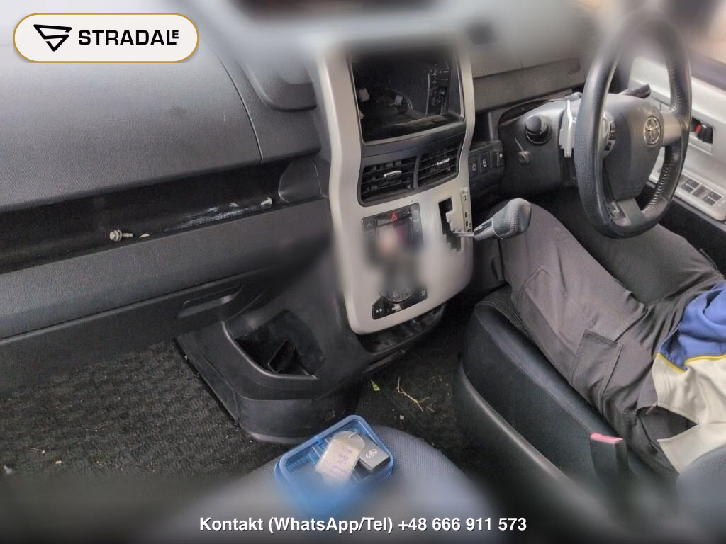 TOYOTA VOXY ZS, miniaturka 4
