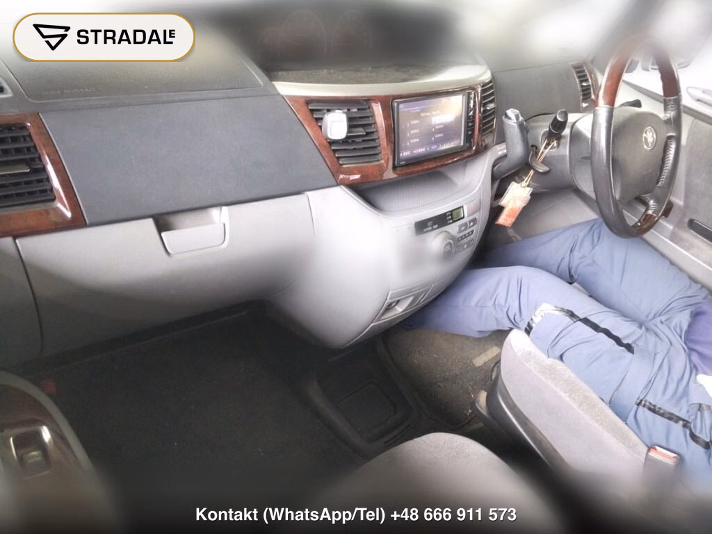 TOYOTA NOAH X, miniaturka 4