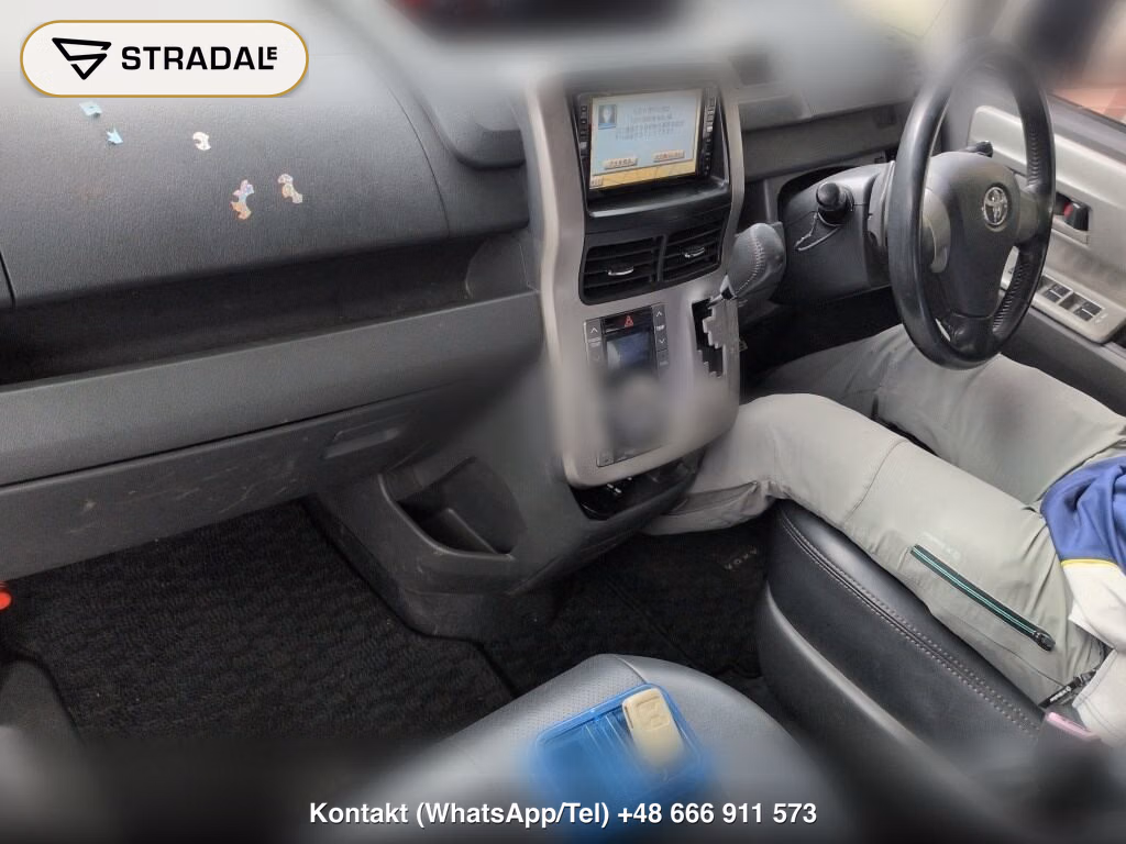 TOYOTA VOXY ZS, miniaturka 4