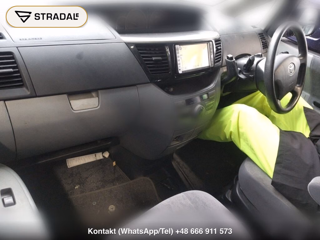 TOYOTA VOXY X, miniaturka 4