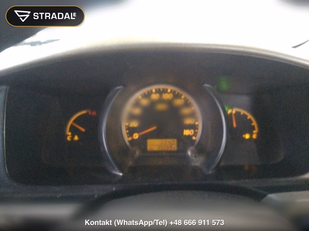TOYOTA HIACE VAN 4D DX, miniaturka 4