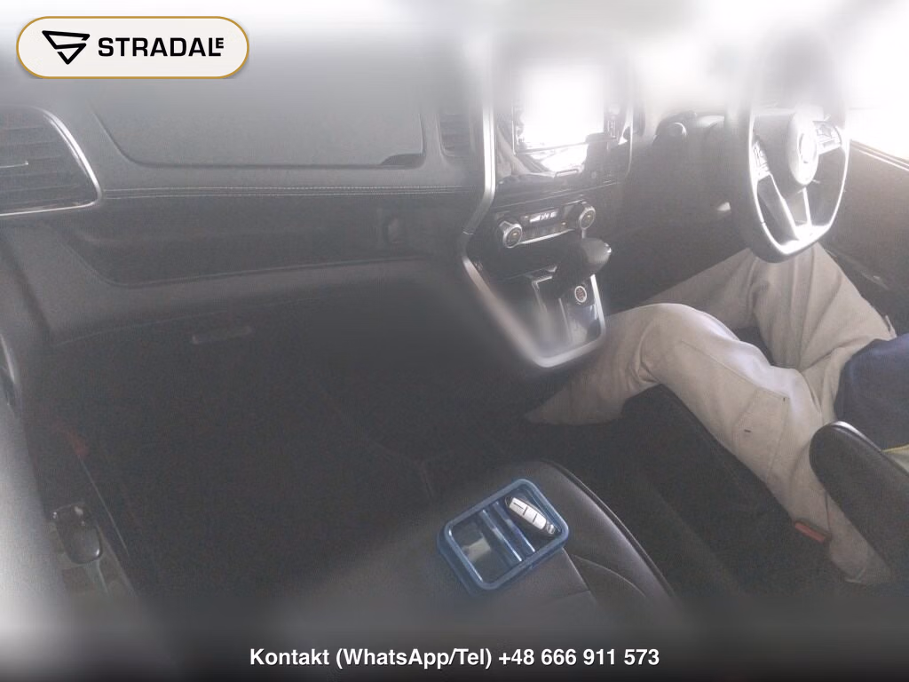 NISSAN SERENA 5D G, miniaturka 4