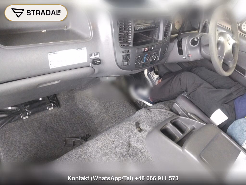 NISSAN CARAVAN COACH 4D, miniaturka 4