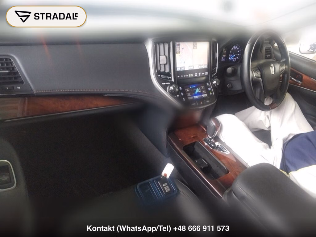 TOYOTA CROWN MAJESTA 4D F VERSION, miniaturka 4