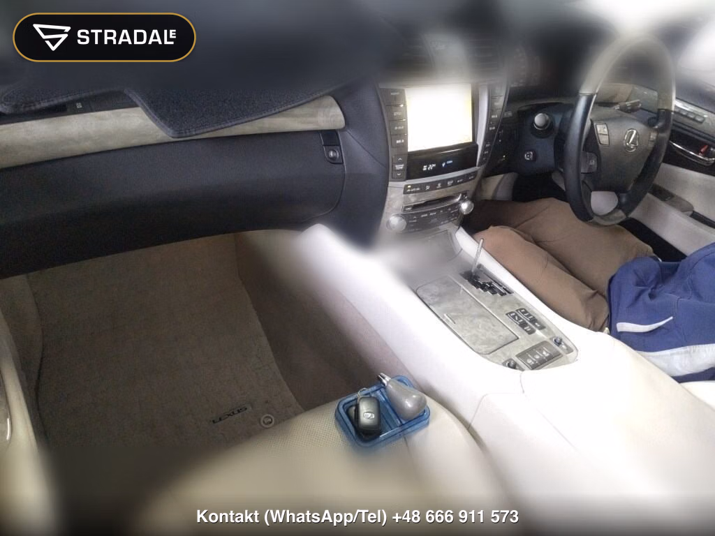 LEXUS LS 4WD LS600H VERSION S I PACKAGE, miniaturka 4