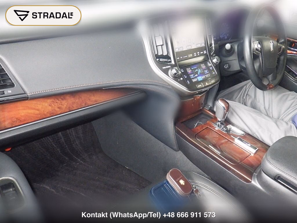 TOYOTA CROWN MAJESTA 4D F VERSION, miniaturka 4