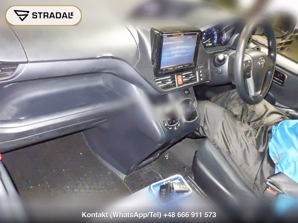 TOYOTA NOAH HYBRID X, miniaturka 4