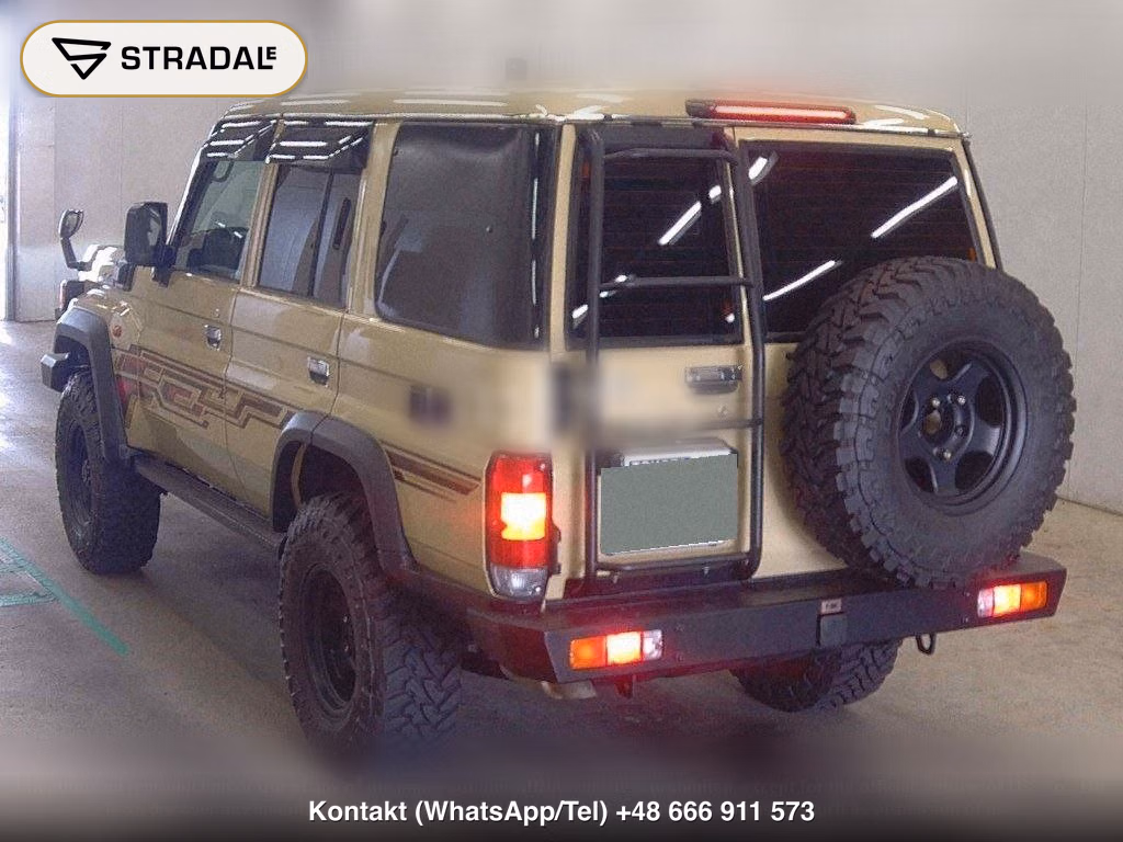 TOYOTA LAND CRUISER 70 5D 4WD AX, miniaturka 3