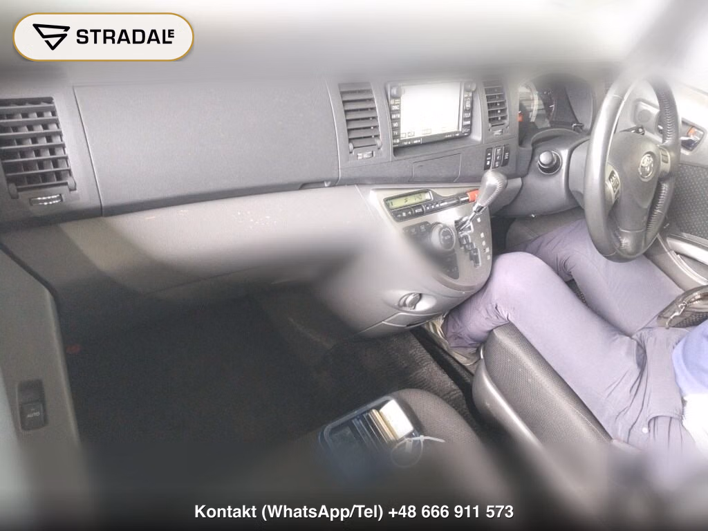 TOYOTA ISIS 4WD PLATANA U SELECTION, miniaturka 4
