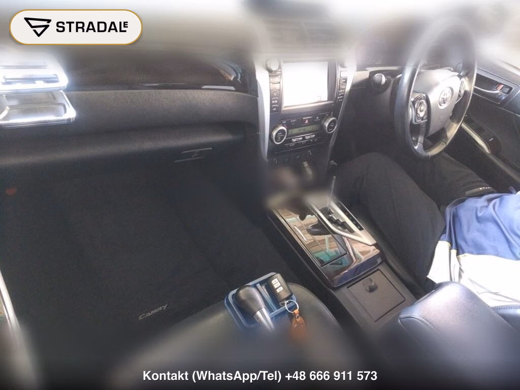 TOYOTA CAMRY 4D HYBRID LEATHER PACKAGE, miniaturka 4