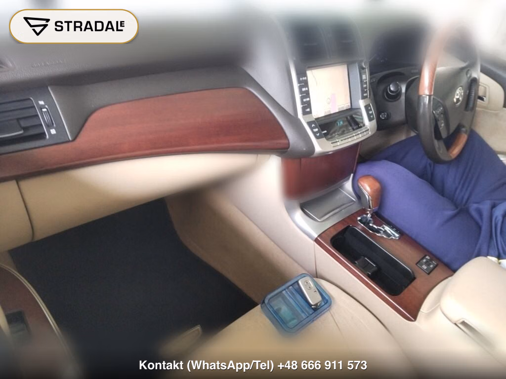 TOYOTA CROWN MAJESTA 4D C TYPE, miniaturka 4