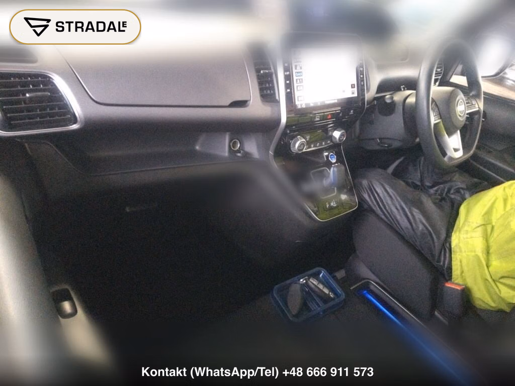 NISSAN SERENA 5D E-POWER XV, miniaturka 4