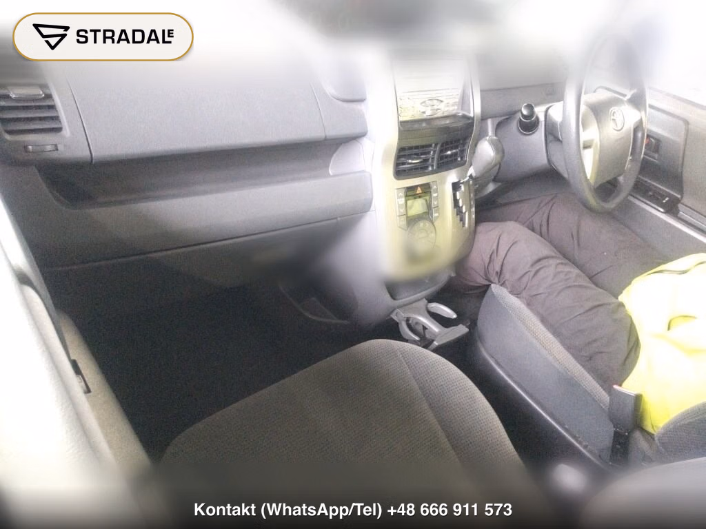 TOYOTA NOAH 4WD X, miniaturka 4