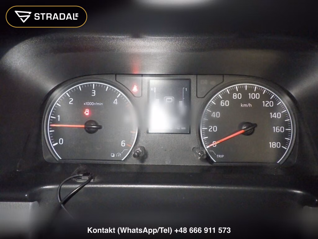 NISSAN NV350CARAVAN VAN 5D, miniaturka 4