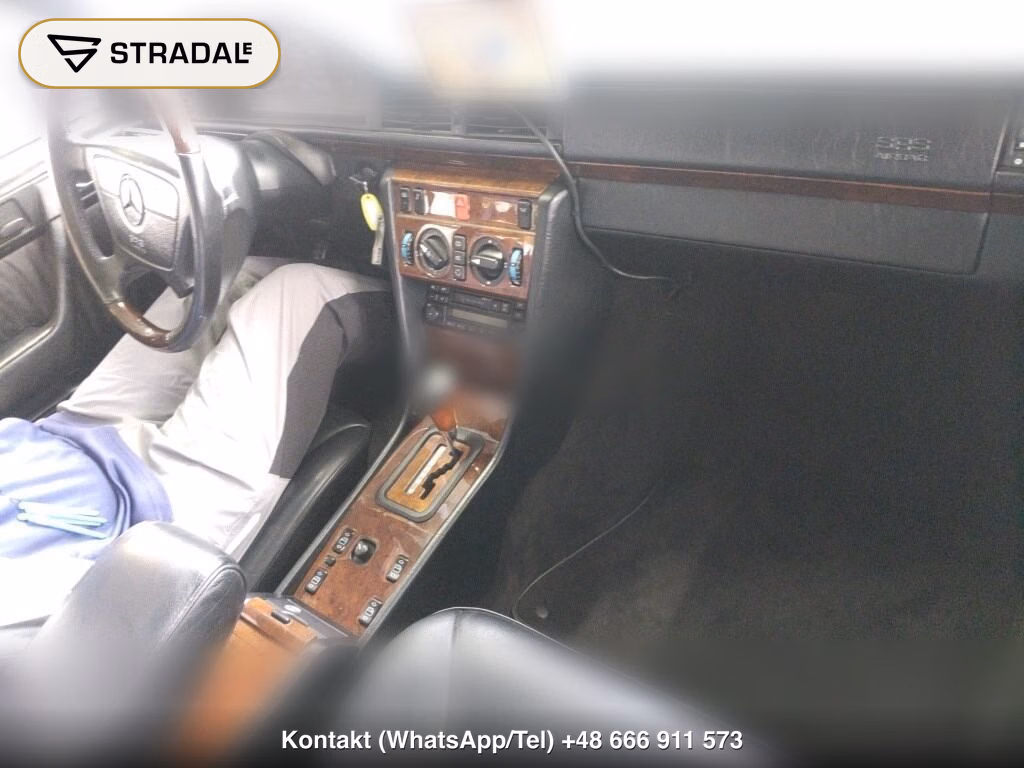 MERCEDES BENZ E-CLASS 4D E320, miniaturka 4