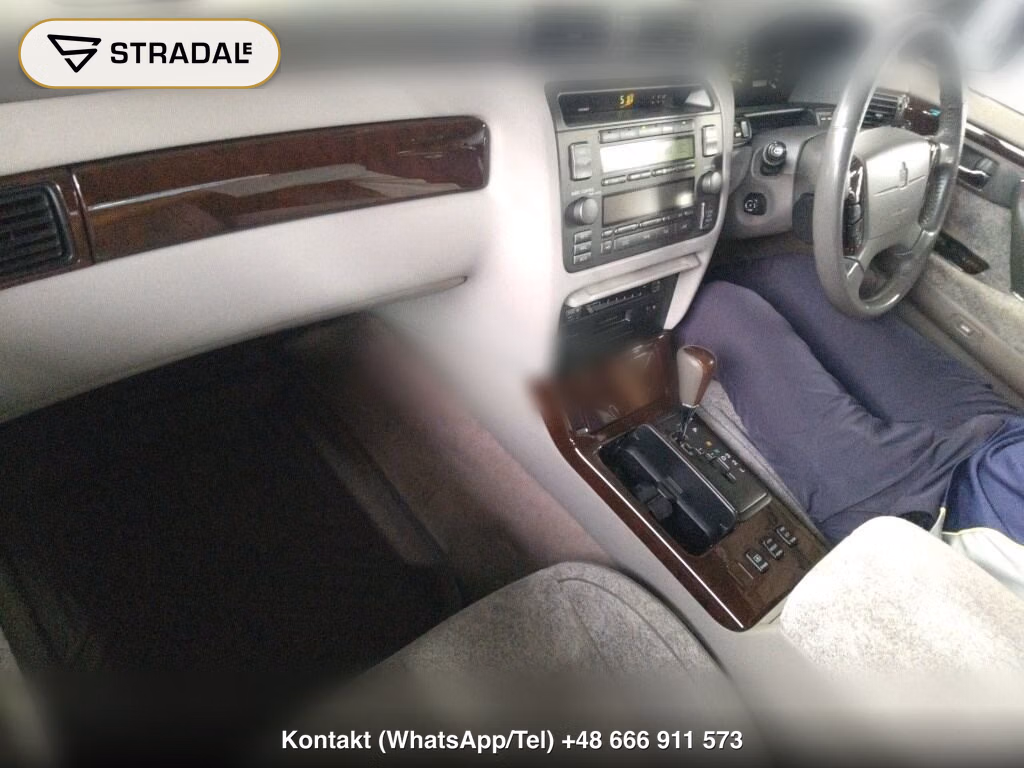TOYOTA CROWN MAJESTA 4D 4WD 4.0C TYPE I-FOUR, miniaturka 4