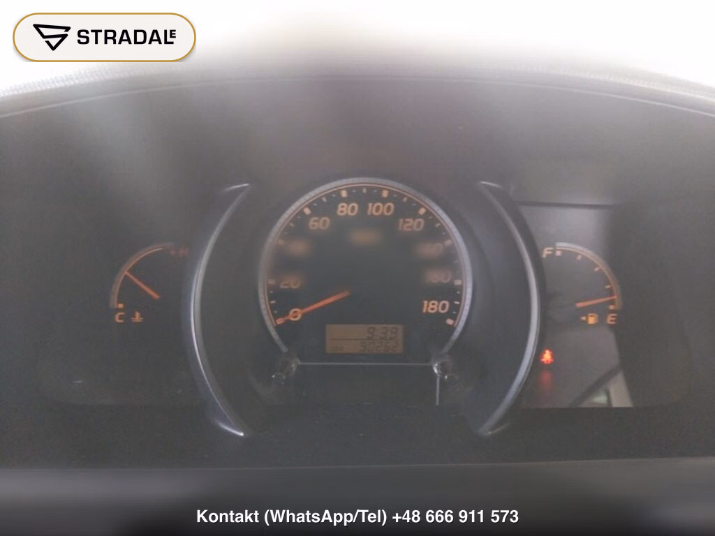 TOYOTA HIACE VAN 4D WELCAB, miniaturka 4