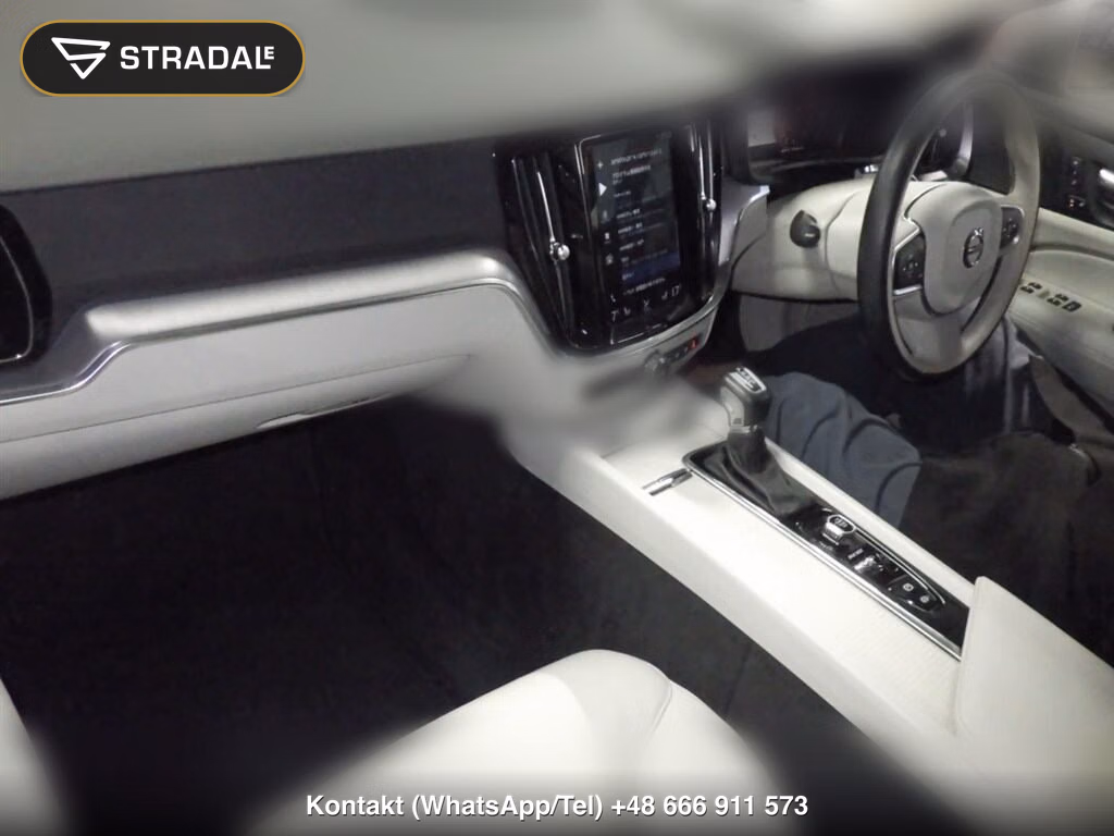 VOLVO V60 T5 MOMENTUM, miniaturka 4