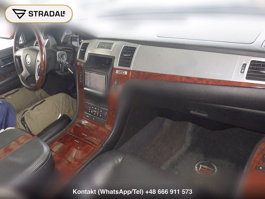 CADILLAC ESCALADE 4WD, miniaturka 4