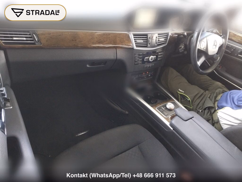 MERCEDES BENZ E-CLASS STATIONWAGON E250 BLUEEFFICIENCY STATIONWAGON, miniaturka 4