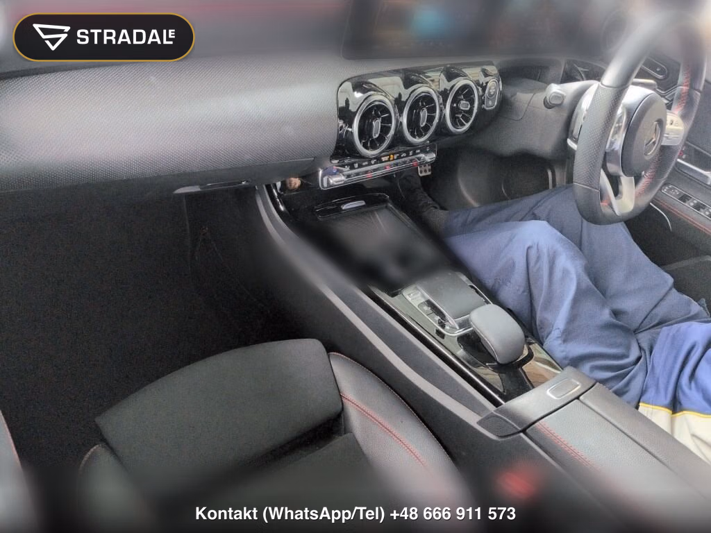 MERCEDES BENZ A-CLASS A200D AMG LINE, miniaturka 4