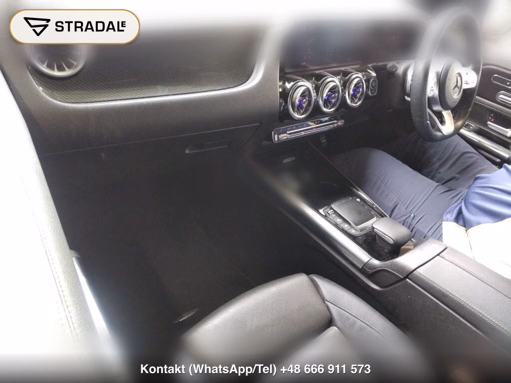 MERCEDES BENZ GLA-CLASS 4WD GLA200D 4MATIC AMG LINE, miniaturka 4